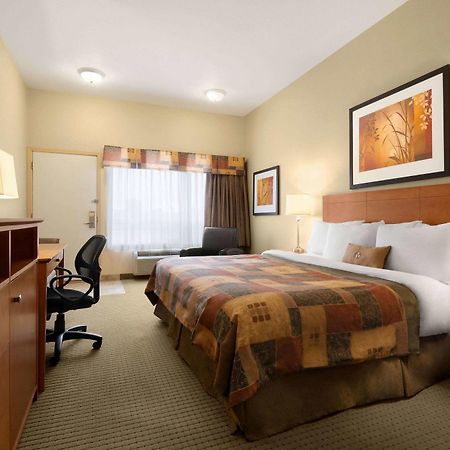 Ramada By Wyndham Drayton Valley Eksteriør billede