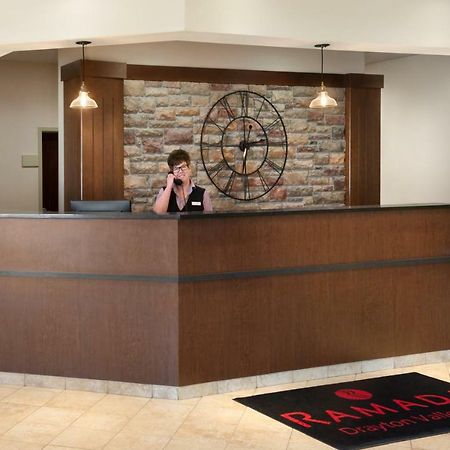 Ramada By Wyndham Drayton Valley Eksteriør billede