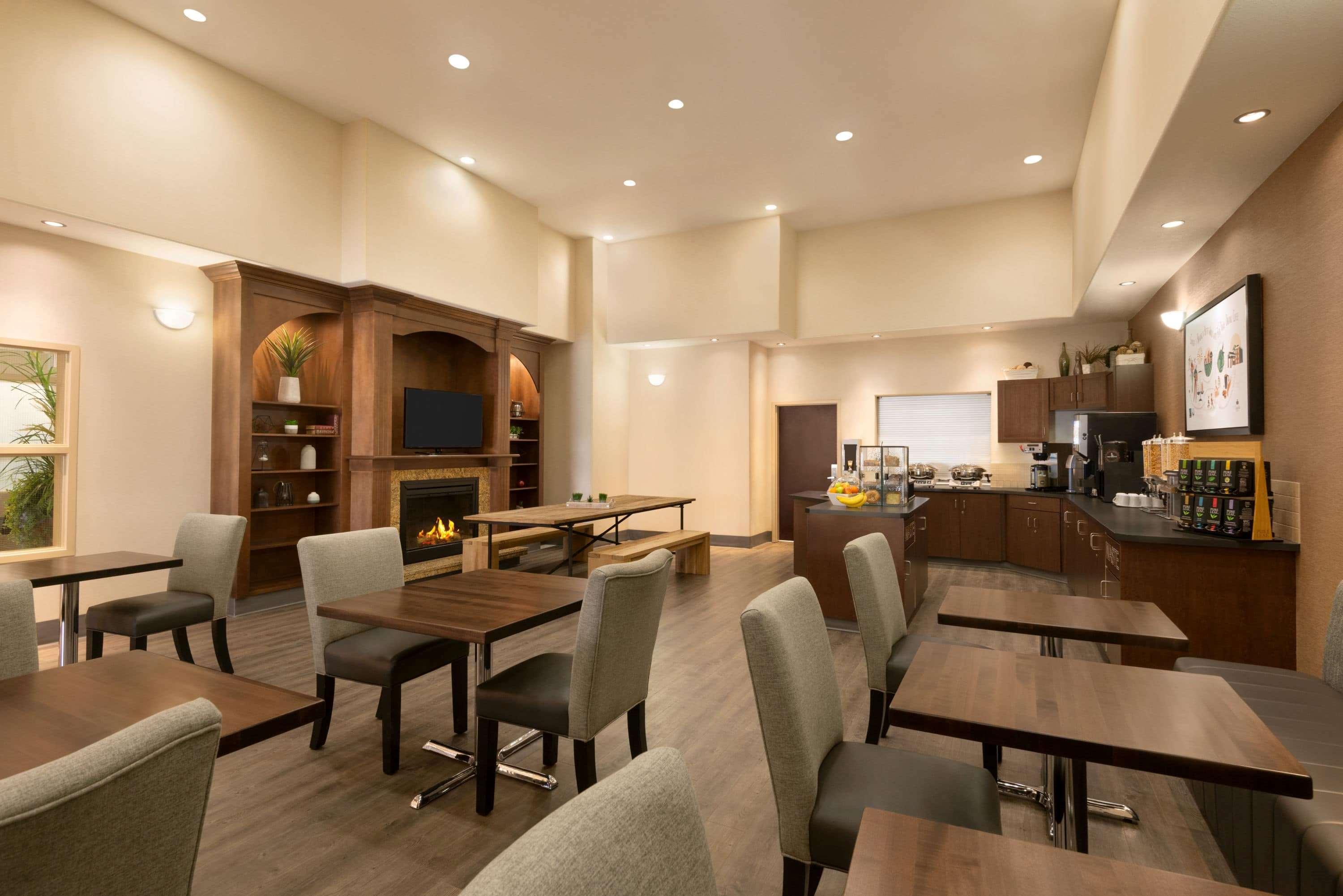 Ramada By Wyndham Drayton Valley Eksteriør billede
