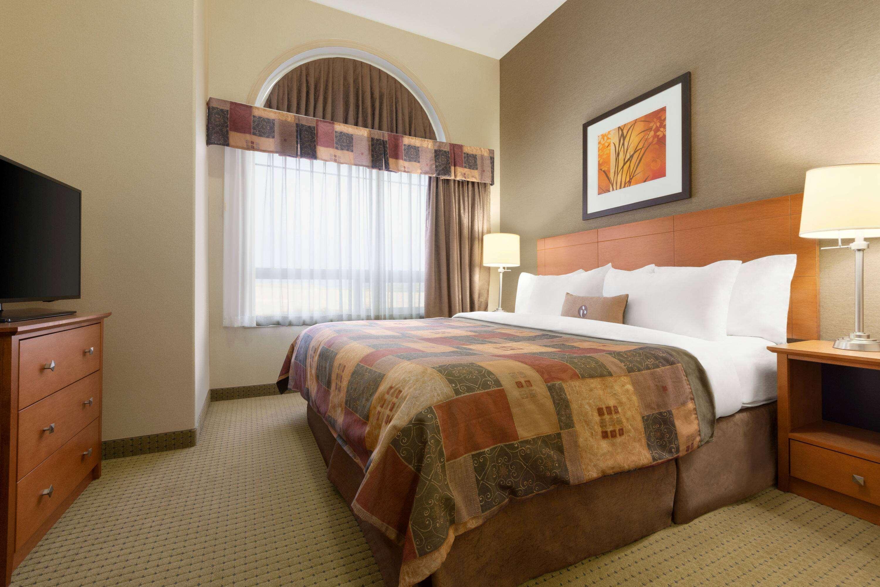 Ramada By Wyndham Drayton Valley Eksteriør billede